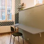 Functional In Apartamento