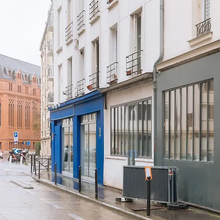 Functional In Apartment Paris