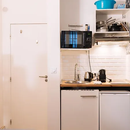 Functional In Apartamento
